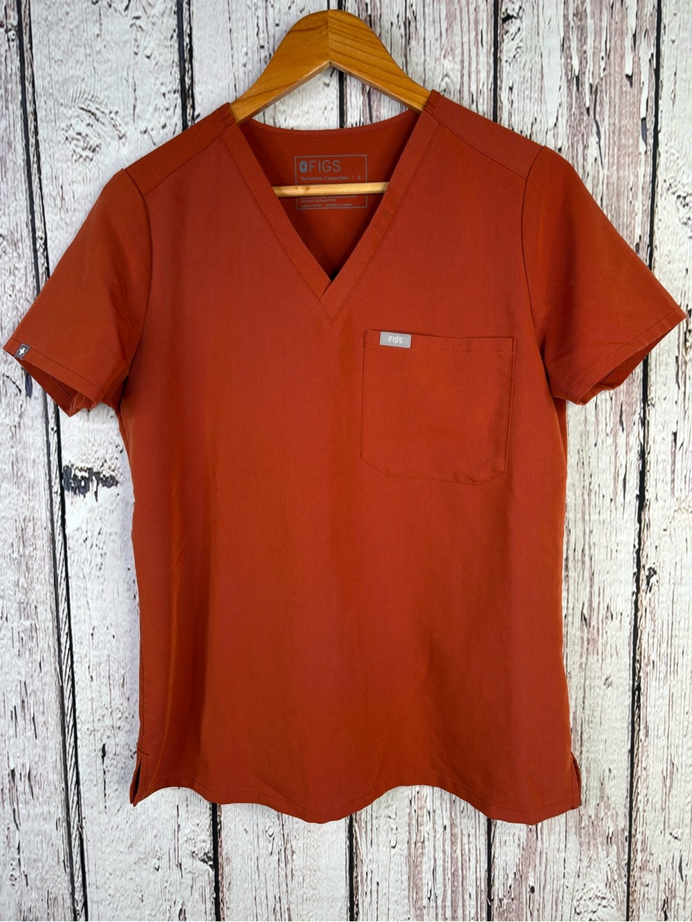 FIGS Burnt Orange Catarina Scrub Top Size Small Single Pocket V-Neck Short Slvs